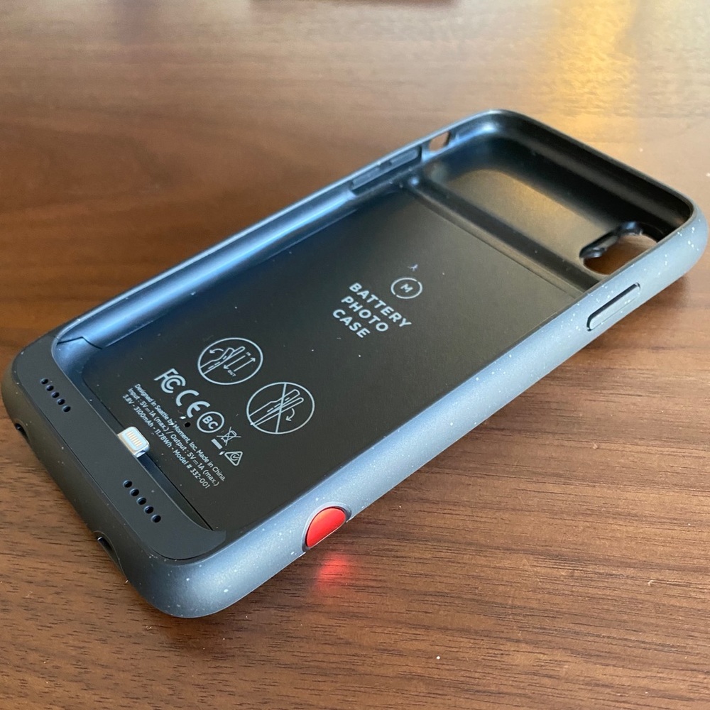 ❌ SOLD ON MERCARI ❌Moment Pro Photo Charging Case